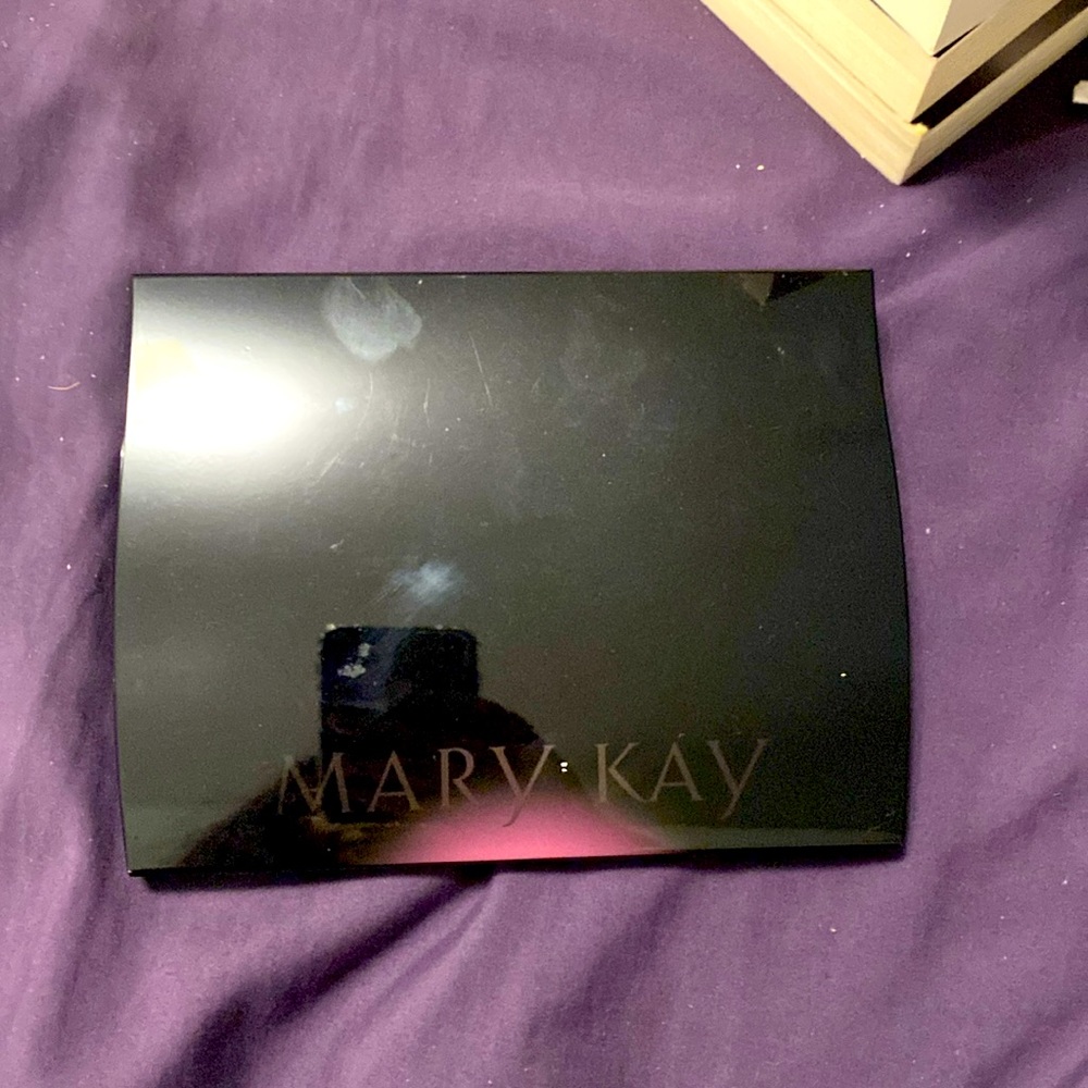 Mary Kay Pro Palette Large unfilled magnetic with mirror